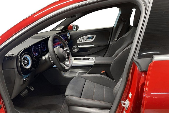 Mercedes-Benz CLA350 11 of 17