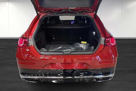 Mercedes-Benz CLA350 16 of 17