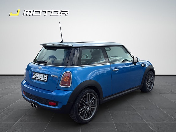 MINI Cooper S 5 of 14