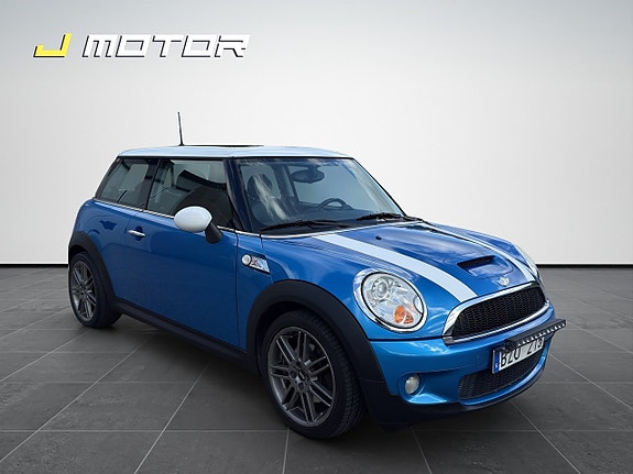 MINI Cooper S 7 of 14