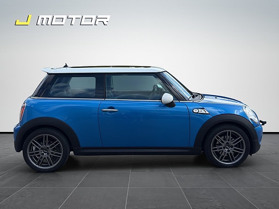 MINI Cooper S 6 of 14