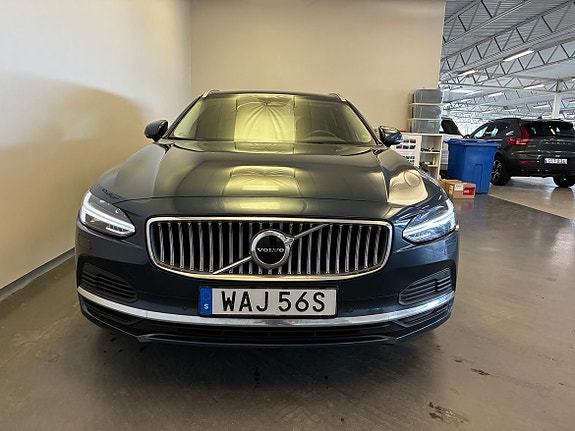 Volvo V90 2 of 21