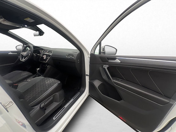Volkswagen Tiguan 16 of 30