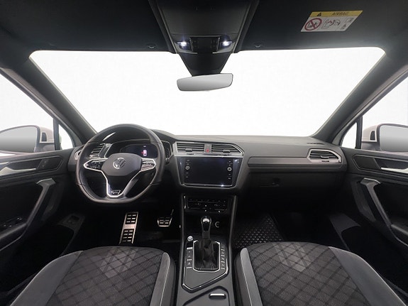 Volkswagen Tiguan 13 of 30