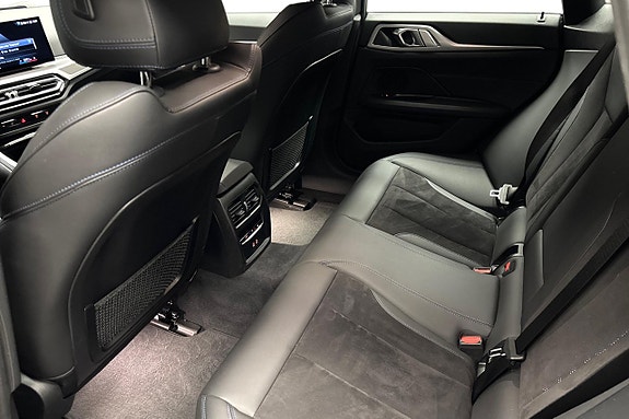 BMW i4 11 of 14