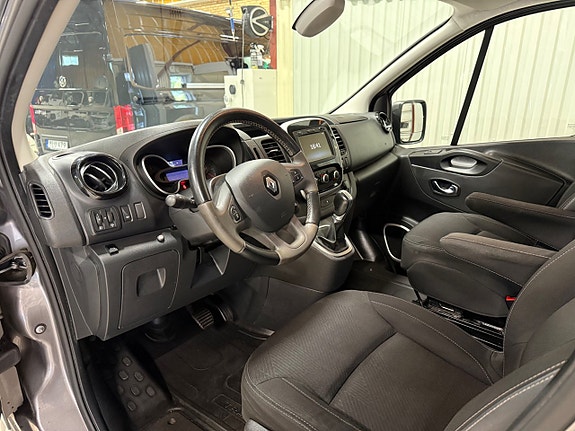 Renault Trafic 11 of 20