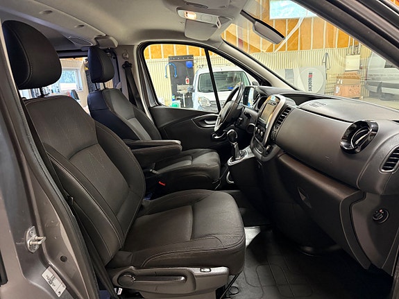 Renault Trafic 12 of 20