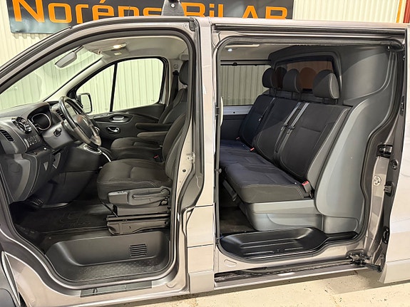 Renault Trafic 2 of 20