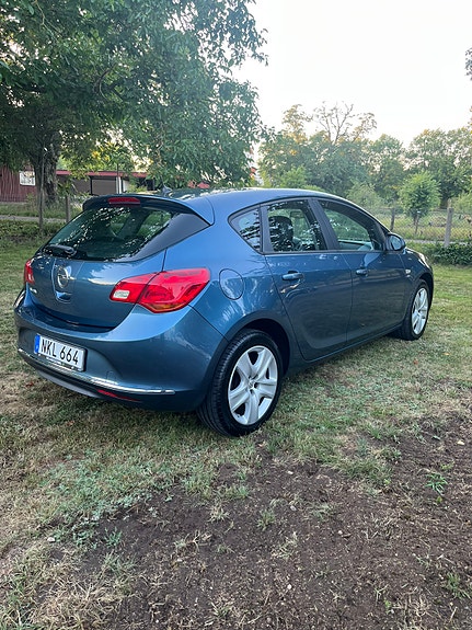 Opel Astra 4 of 12