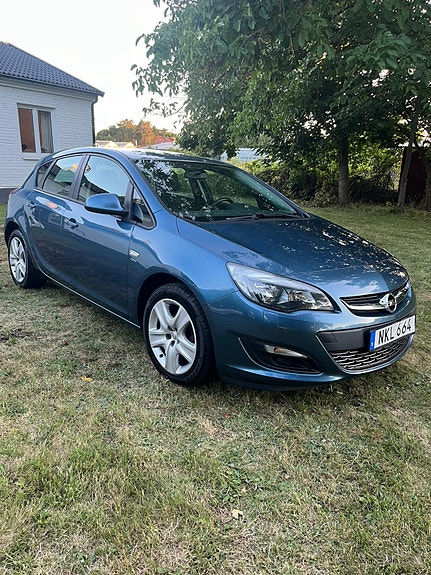 Opel Astra 2 of 12