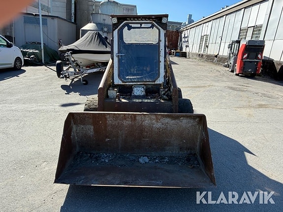 Kompaktlastare Bobcat 843 med redskap 2 of 6