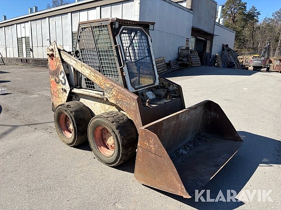 Kompaktlastare Bobcat 843 med redskap 3 of 6