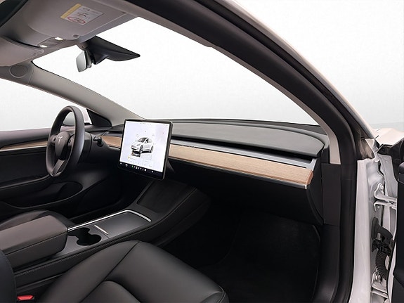 Tesla Model 3 29 of 30