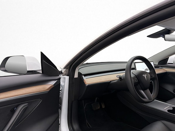 Tesla Model 3 14 of 30