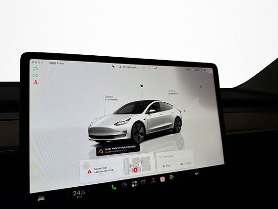 Tesla Model 3 19 of 30