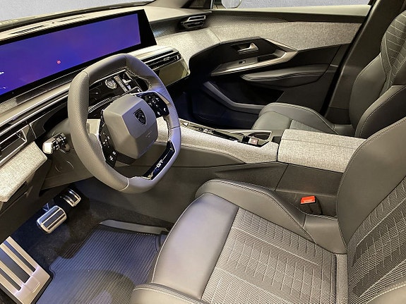Peugeot 3008 2 of 12