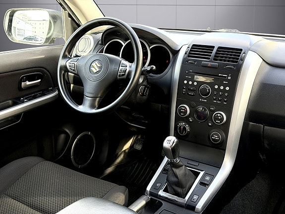 Suzuki Grand Vitara 14 of 17