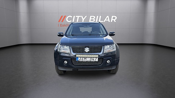 Suzuki Grand Vitara 2 of 17