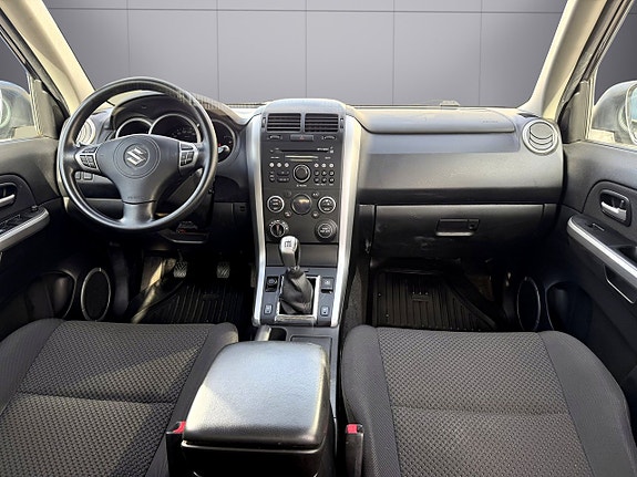 Suzuki Grand Vitara 12 of 17