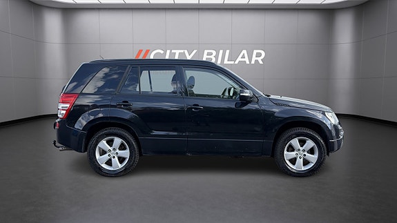 Suzuki Grand Vitara 4 of 17
