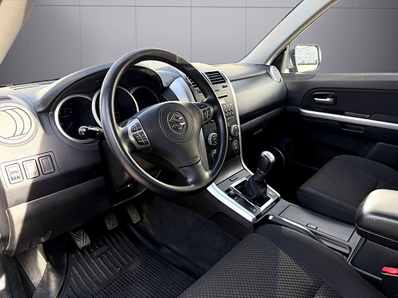 Suzuki Grand Vitara 13 of 17