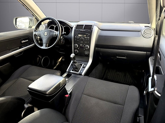 Suzuki Grand Vitara 9 of 17