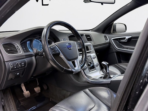 Volvo V60 8 of 17