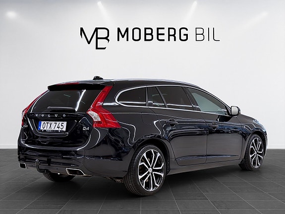 Volvo V60 4 of 17