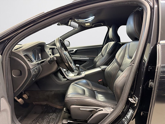 Volvo V60 7 of 17
