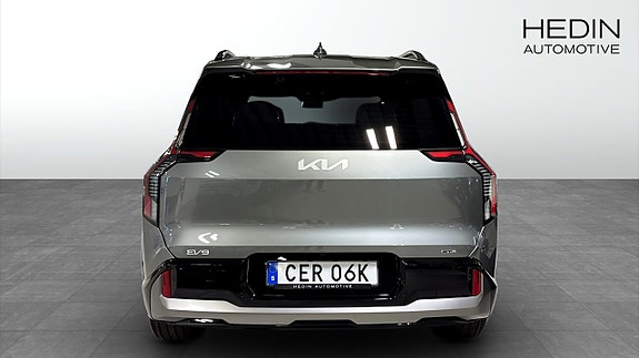 Kia EV9 7 of 12