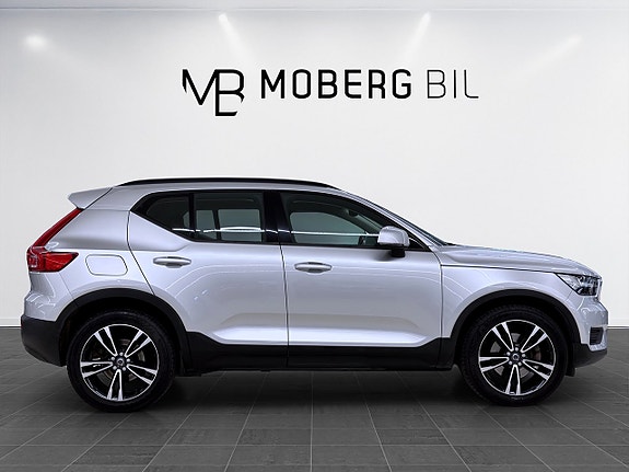 Volvo XC40 3 of 19