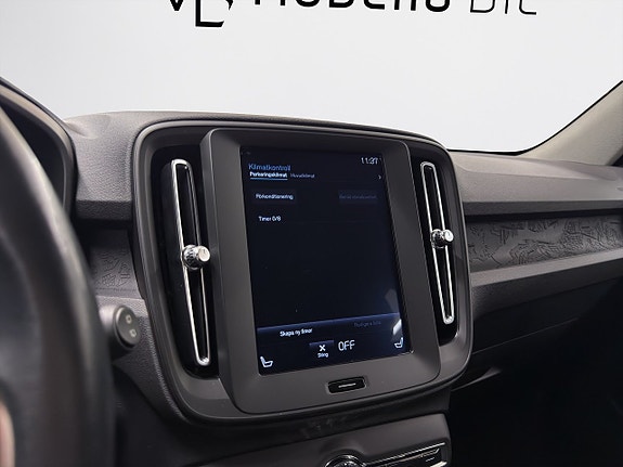 Volvo XC40 13 of 19
