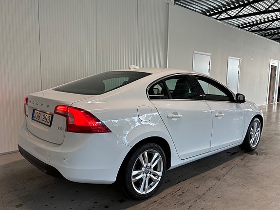 Volvo S60 3 of 20