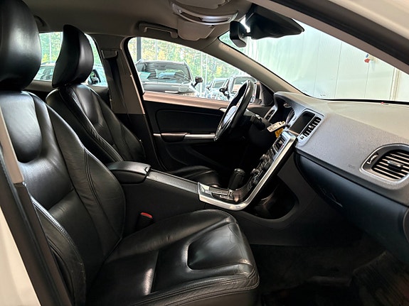 Volvo S60 13 of 20