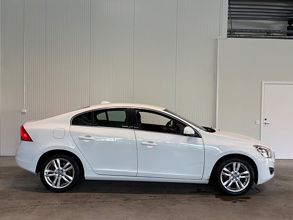 Volvo S60 2 of 20
