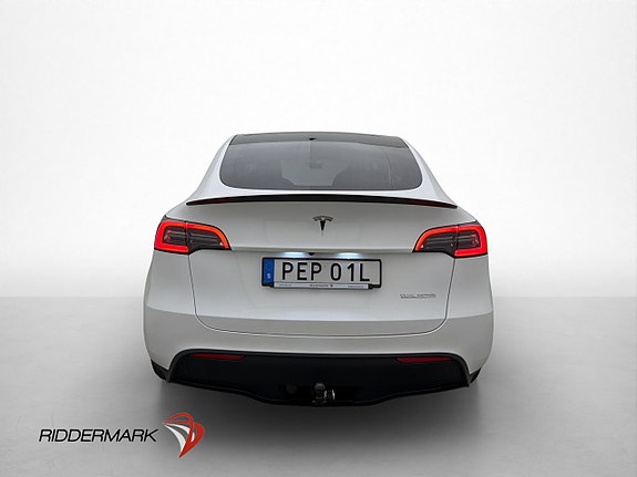 Tesla Model Y 9 of 30