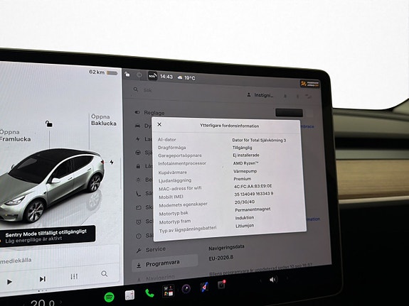 Tesla Model Y 22 of 30