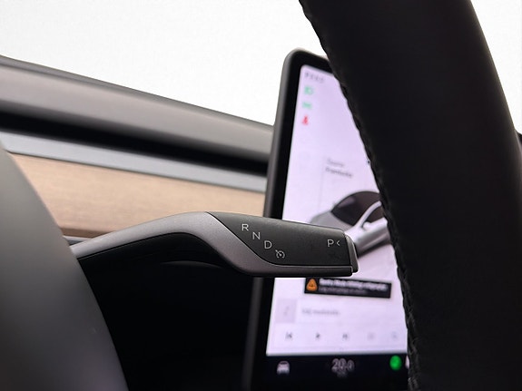 Tesla Model Y 19 of 30