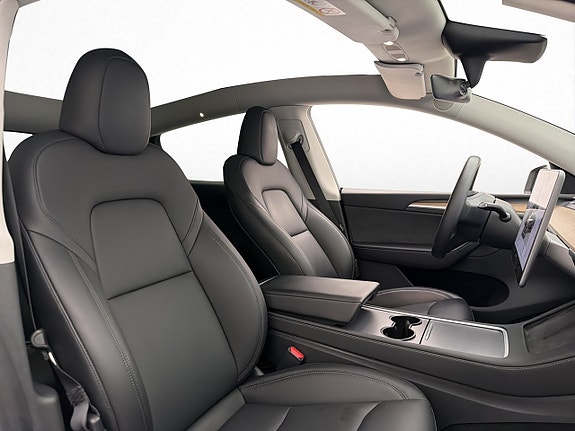 Tesla Model Y 20 of 30