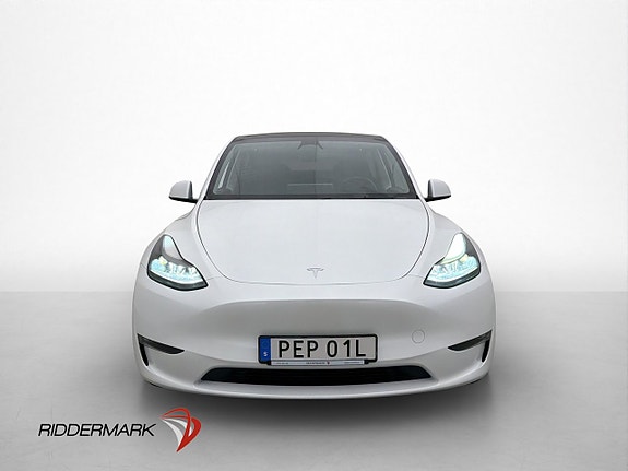 Tesla Model Y 4 of 30