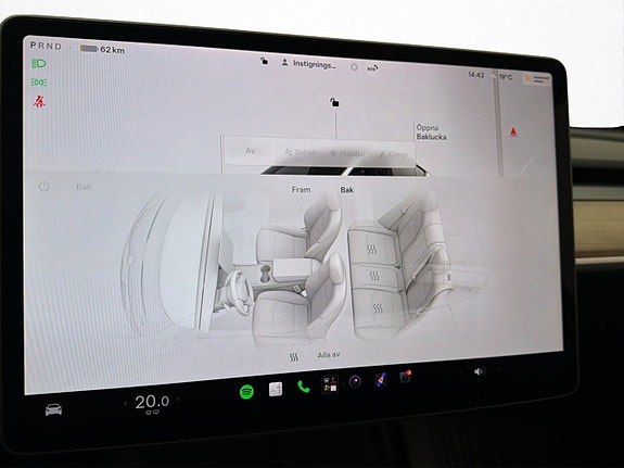 Tesla Model Y 27 of 30
