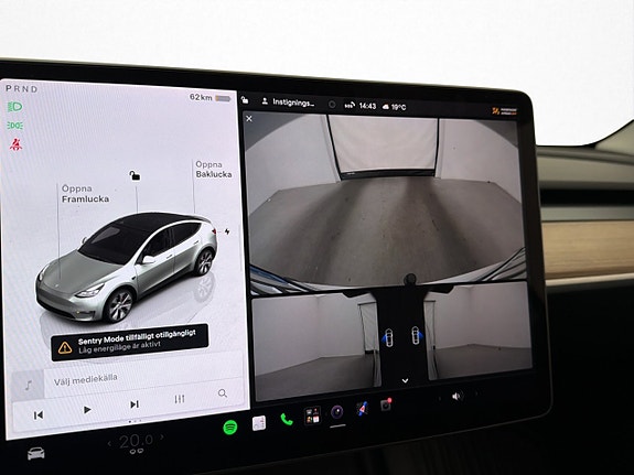 Tesla Model Y 21 of 30