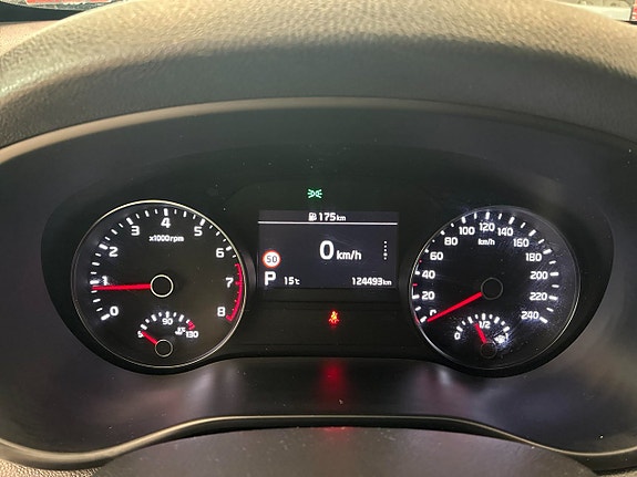 Kia Sportage 11 of 30