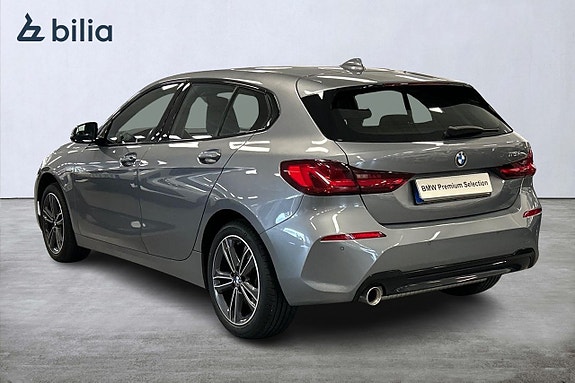 BMW 118i 2 of 18