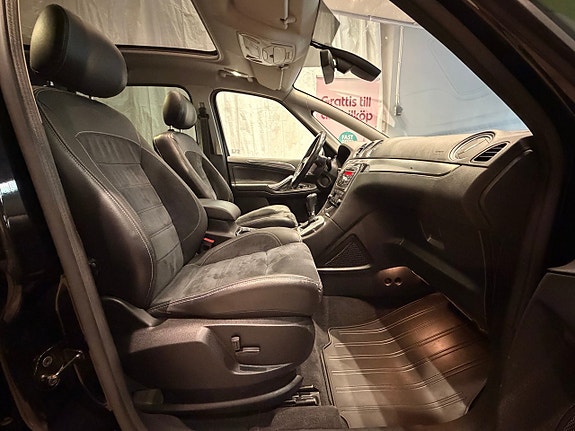 Ford S-MAX 8 of 12