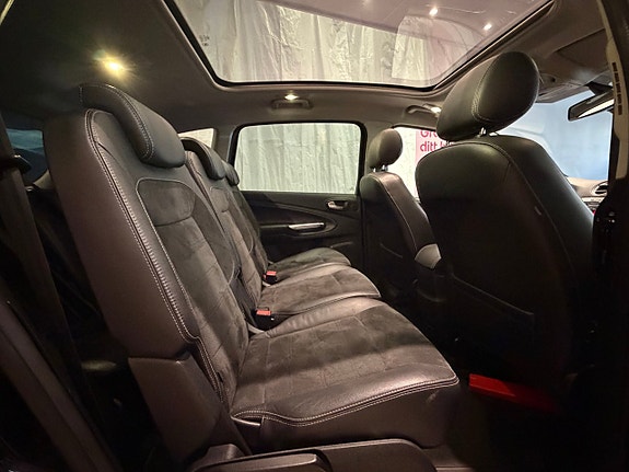 Ford S-MAX 9 of 12