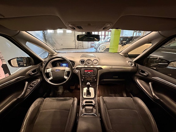 Ford S-MAX 11 of 12