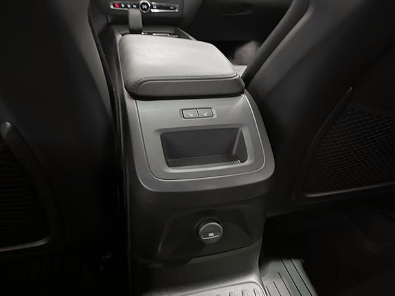 Volvo XC60 11 of 26