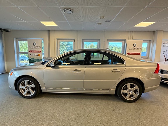 Volvo S80 6 of 30