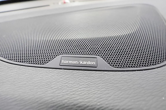 Volvo S60 Cross Country 12 of 23